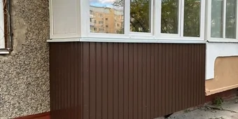 Изготовление металлоконструкции, отделка профлистом, установка ПВХ балкона